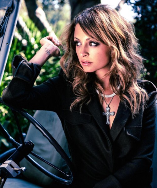 Nicole Richie Soldiers On