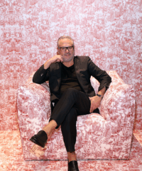 Francesco Farina: Guiding B&B Italia’s Legacy of Modern Design From Modena to Manhattan, the Bacchi family has shaped Artefacto into a global symbol of luxury, craftsmanship, and modern design. Led today by second-generation visionary Paulo Bacchi and his sons Bruno and Pietro, the brand’s new Madison Avenue flagship marks a bold new chapter for a multigenerational legacy built on elegance, innovation, and timeless Brazilian style.