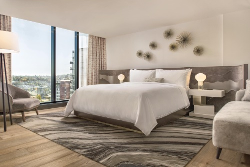 The Sky Suite Harbour View bedroom