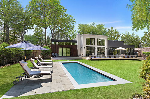 A mid-century modern East Hampton home the couple has on the market