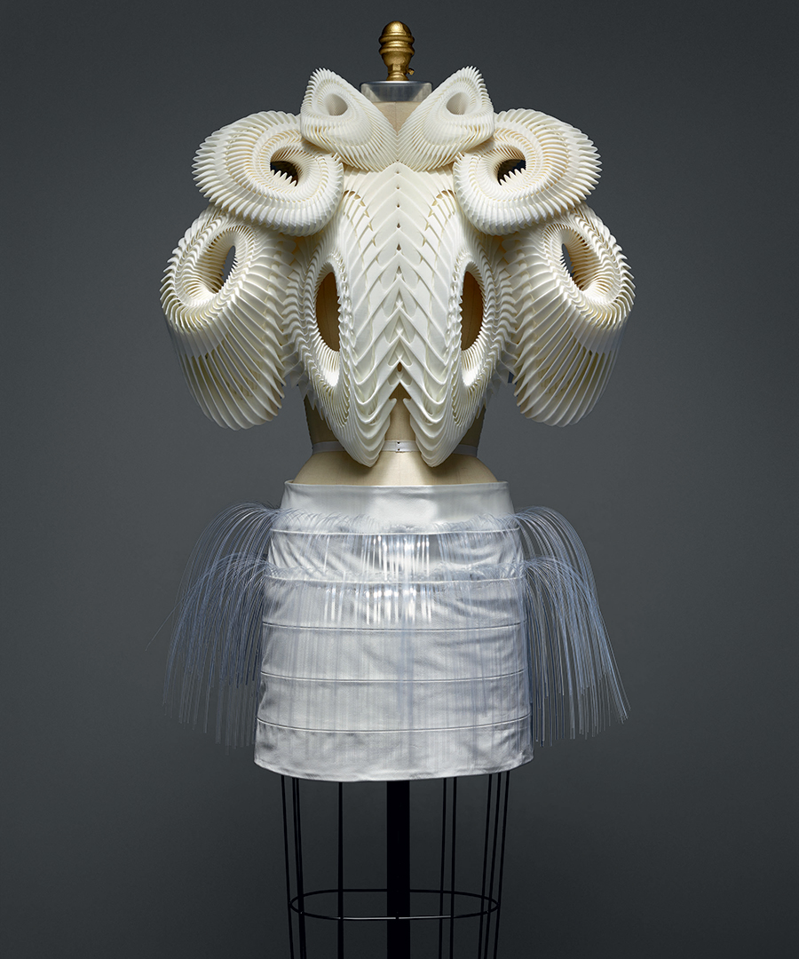 Costume Institutes Manus x Machina: Fashion in an Age of Technology ...