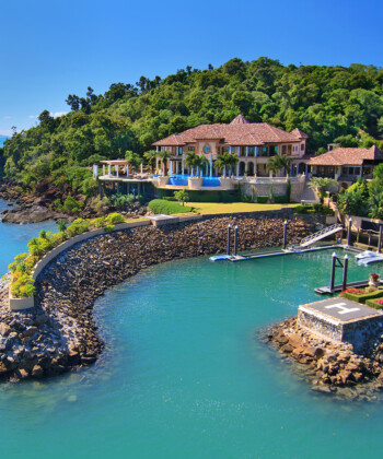 A Villa in Australia with Its Own Marina and Helipad