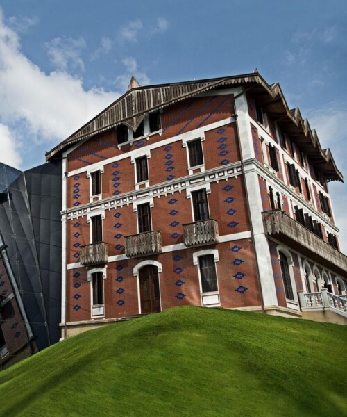Haute Destination for the Spain-Bound