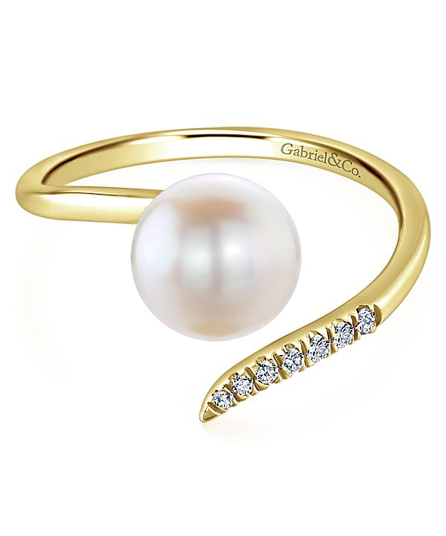 Trend Alert: Pearl Accessories - DuJour