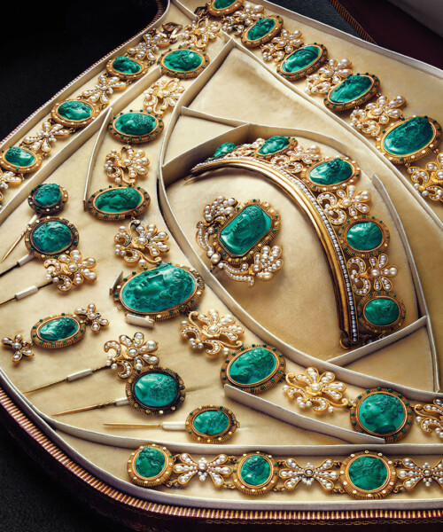 Malachite cameo jewelry belonging to Empress Joséphine
