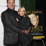 New York’s finest raised their glasses to life and business strategist and best-selling author Tony Robbins at the launch party for his new book, Money: Master the Game: 7 Simple Steps to Financial Freedom